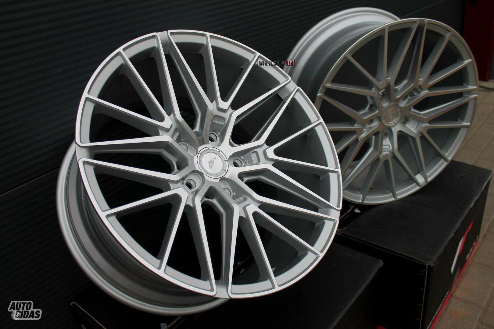 JR38 Silver rims