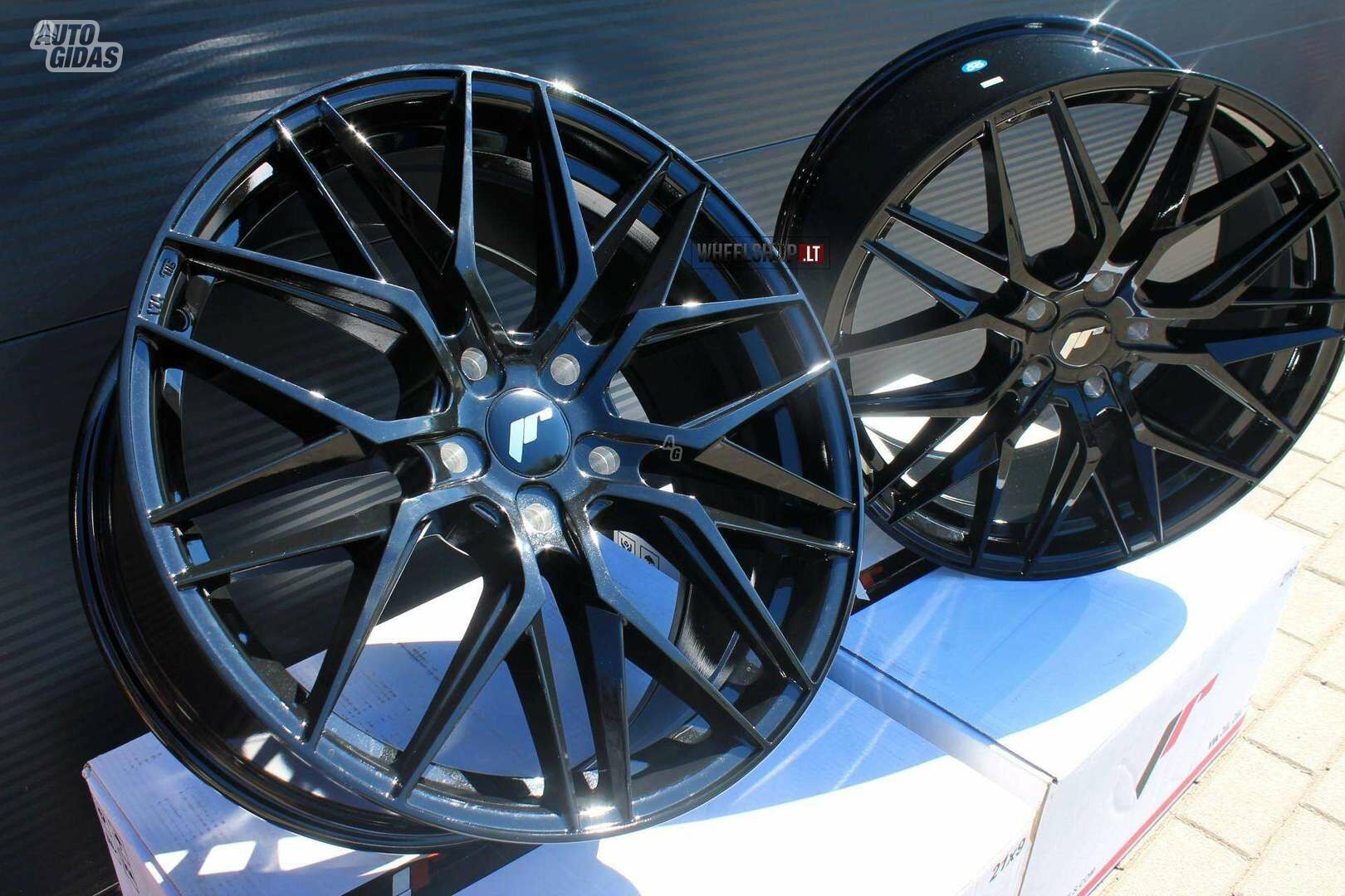 JR28 Glossy Black rims