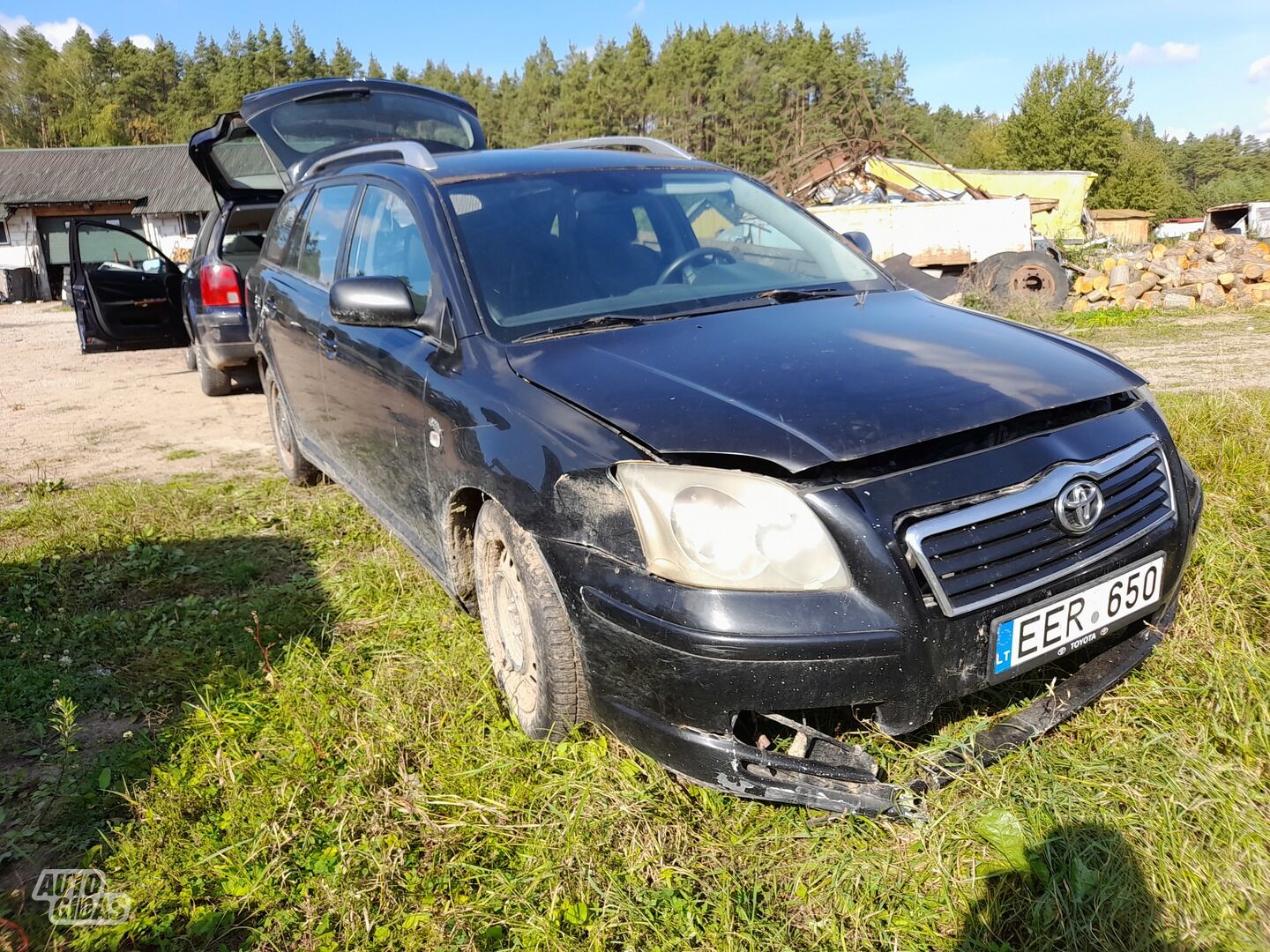 Toyota Avensis II 2004 y parts