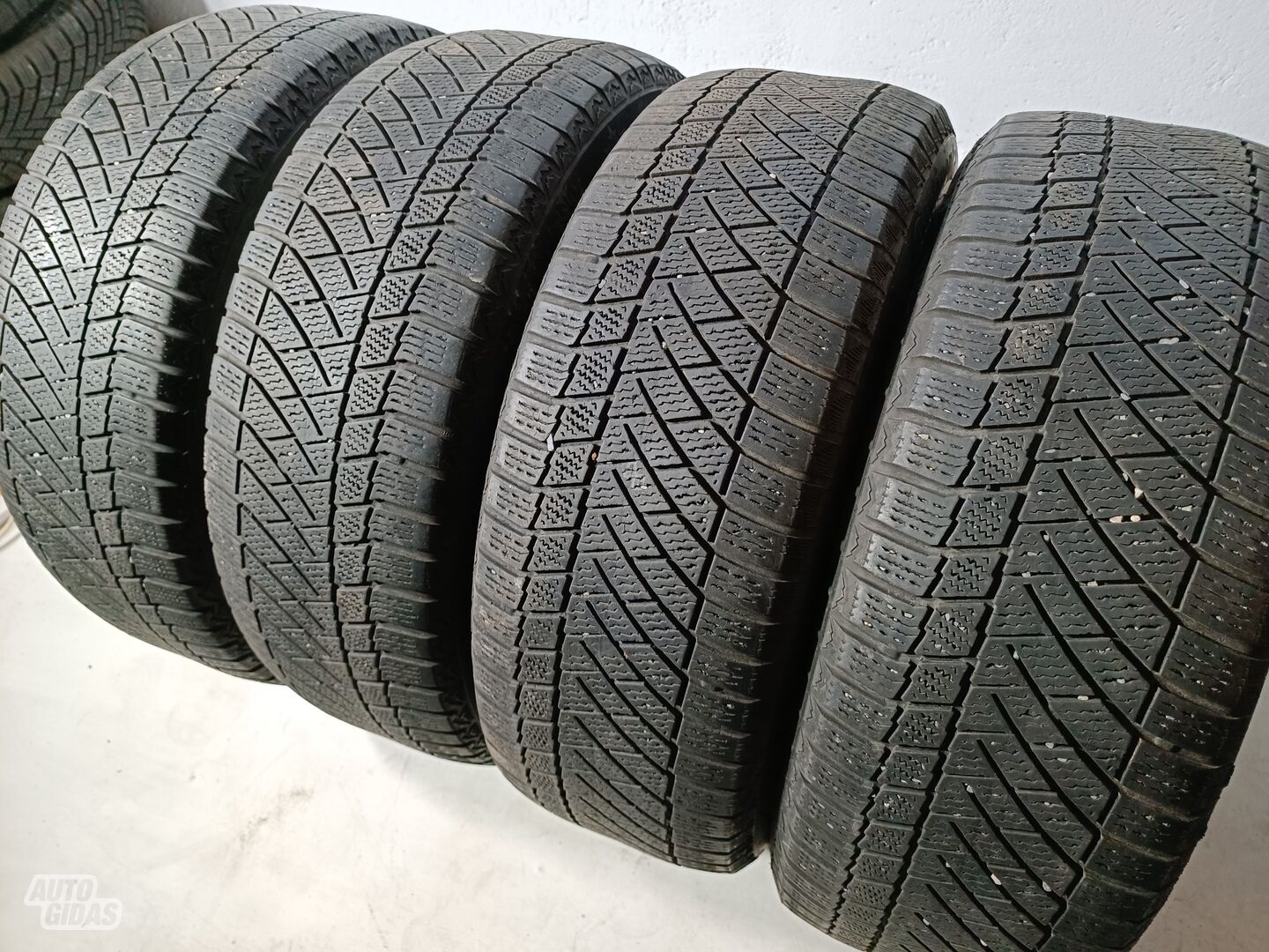 Continental minkšto mišinio R17 winter tyres passanger car