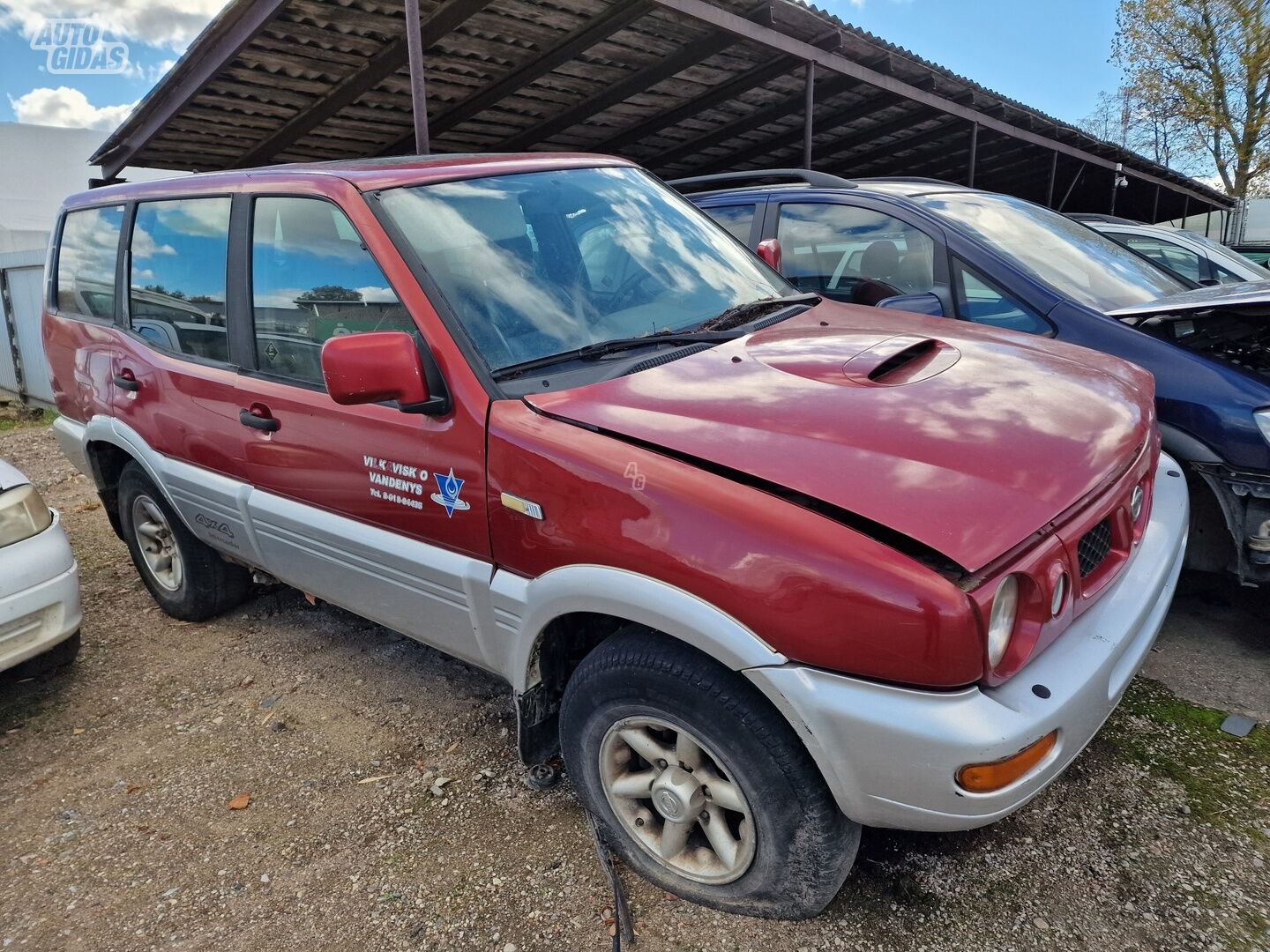 Nissan Terrano 1998 m dalys