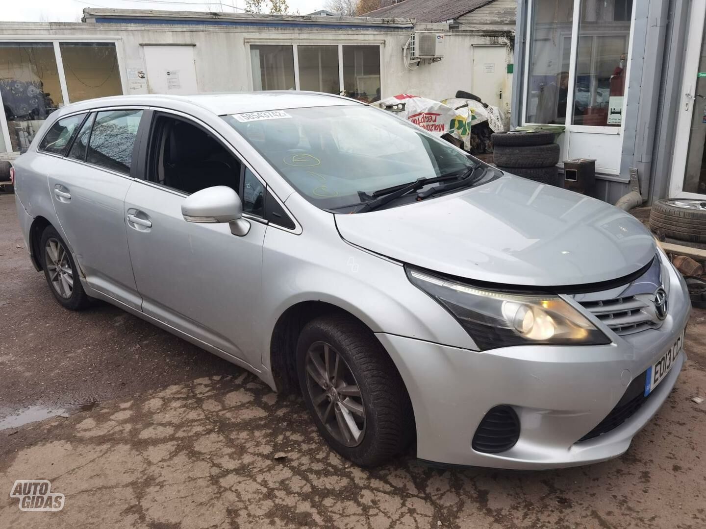 Toyota Avensis 2013 y parts