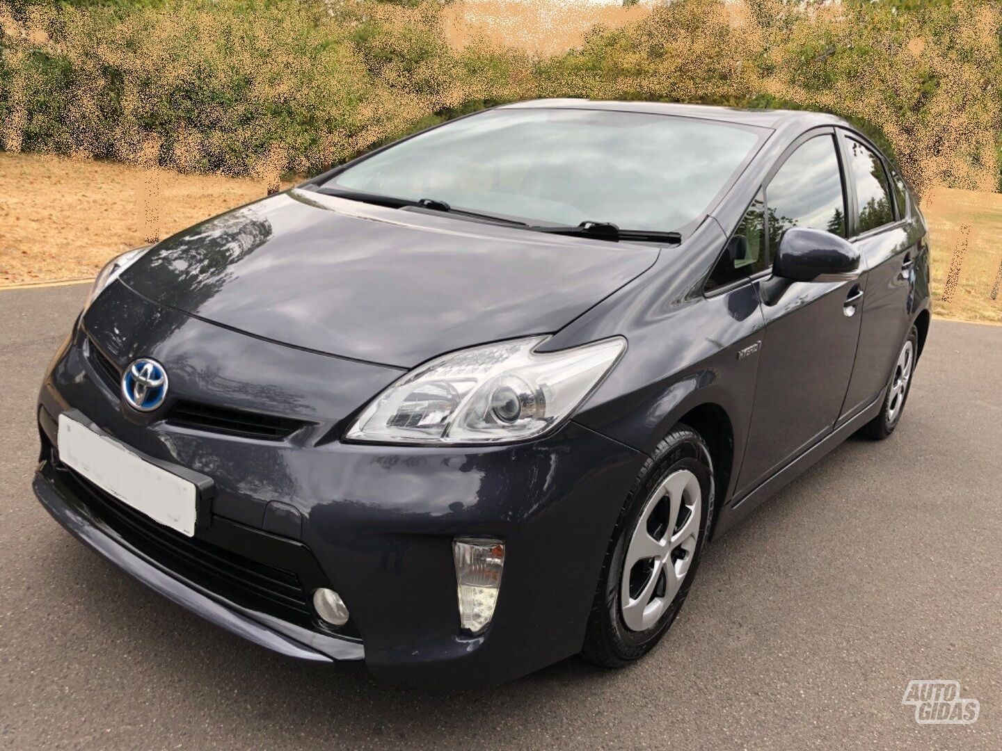 Toyota Prius 2015 г запчясти