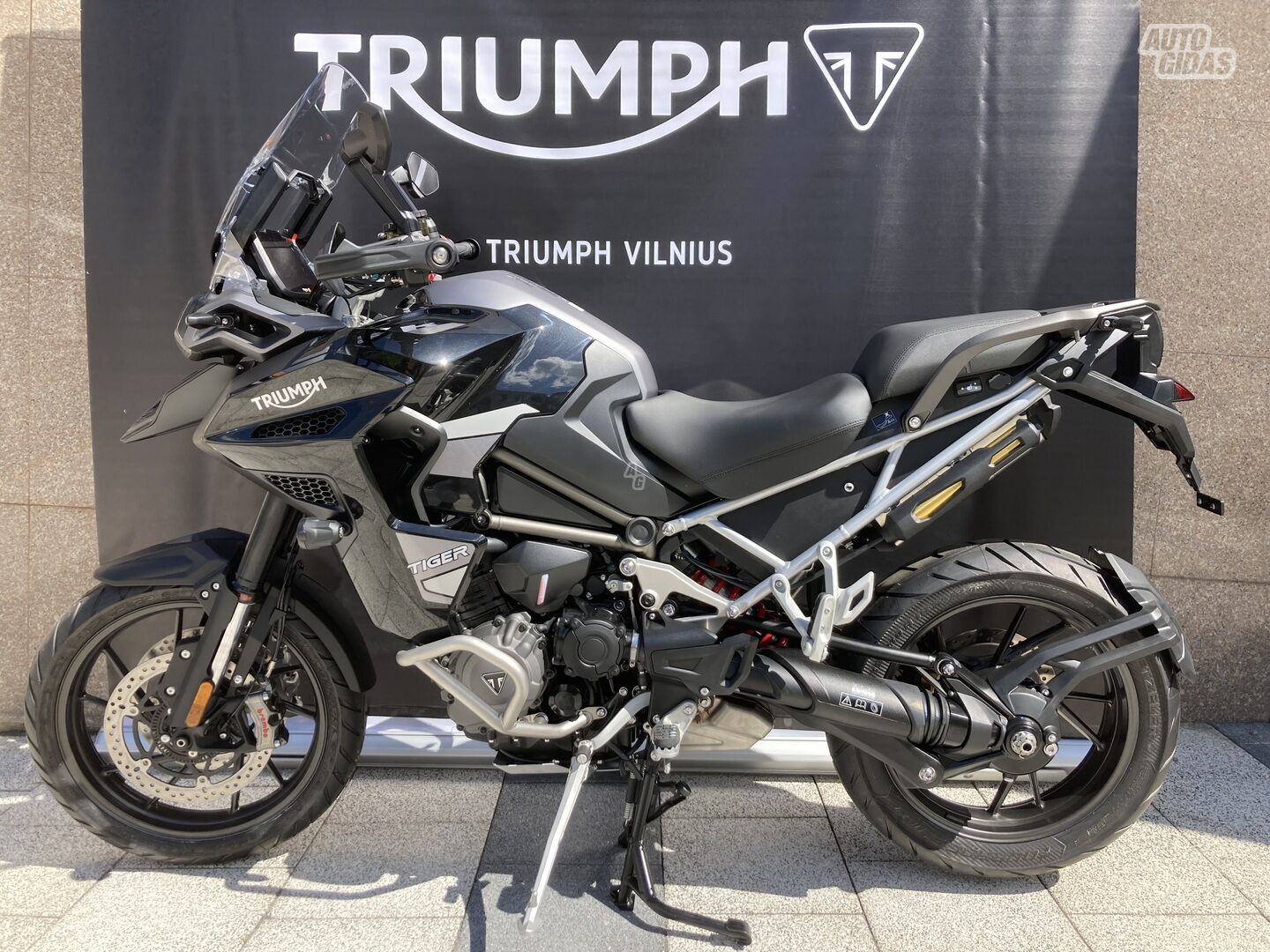 Triumph Tiger 2024 y Enduro motorcycle
