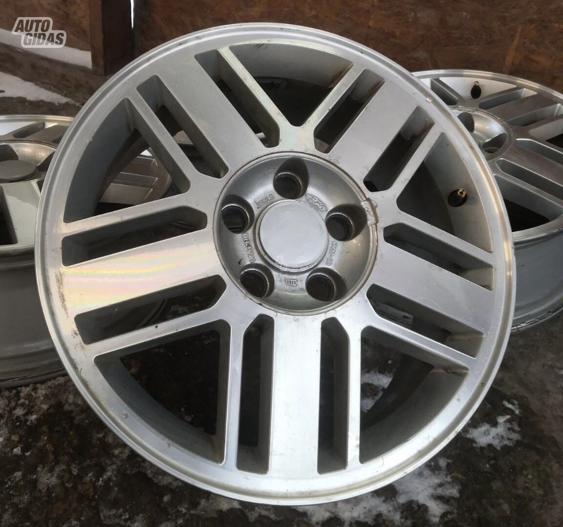 R16 light alloy rims