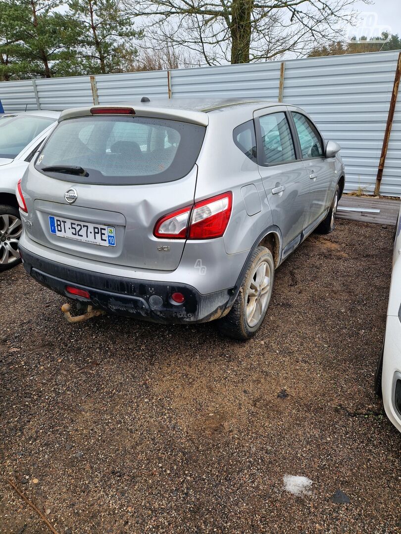 Nissan Qashqai 2011 y parts