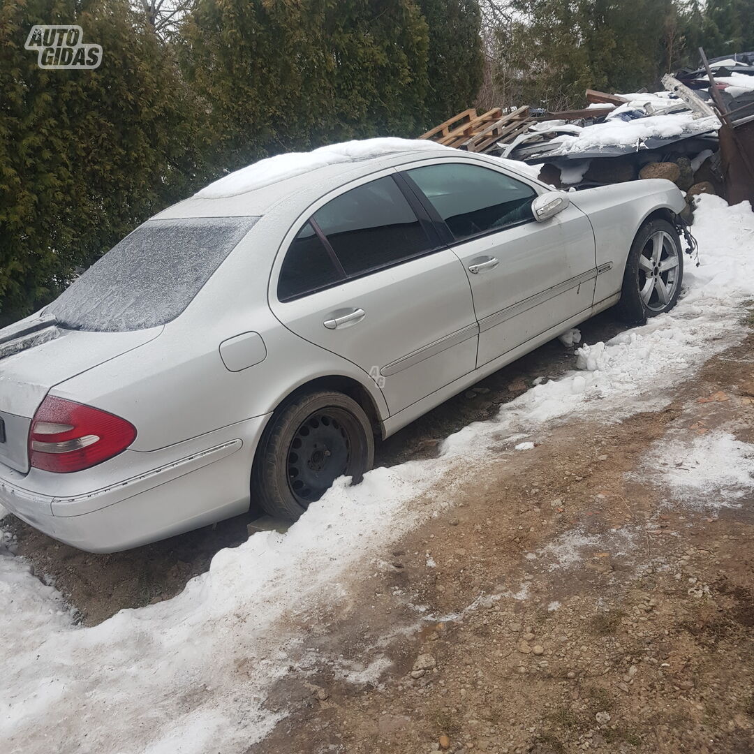 Mercedes-Benz E 220 2002 г запчясти