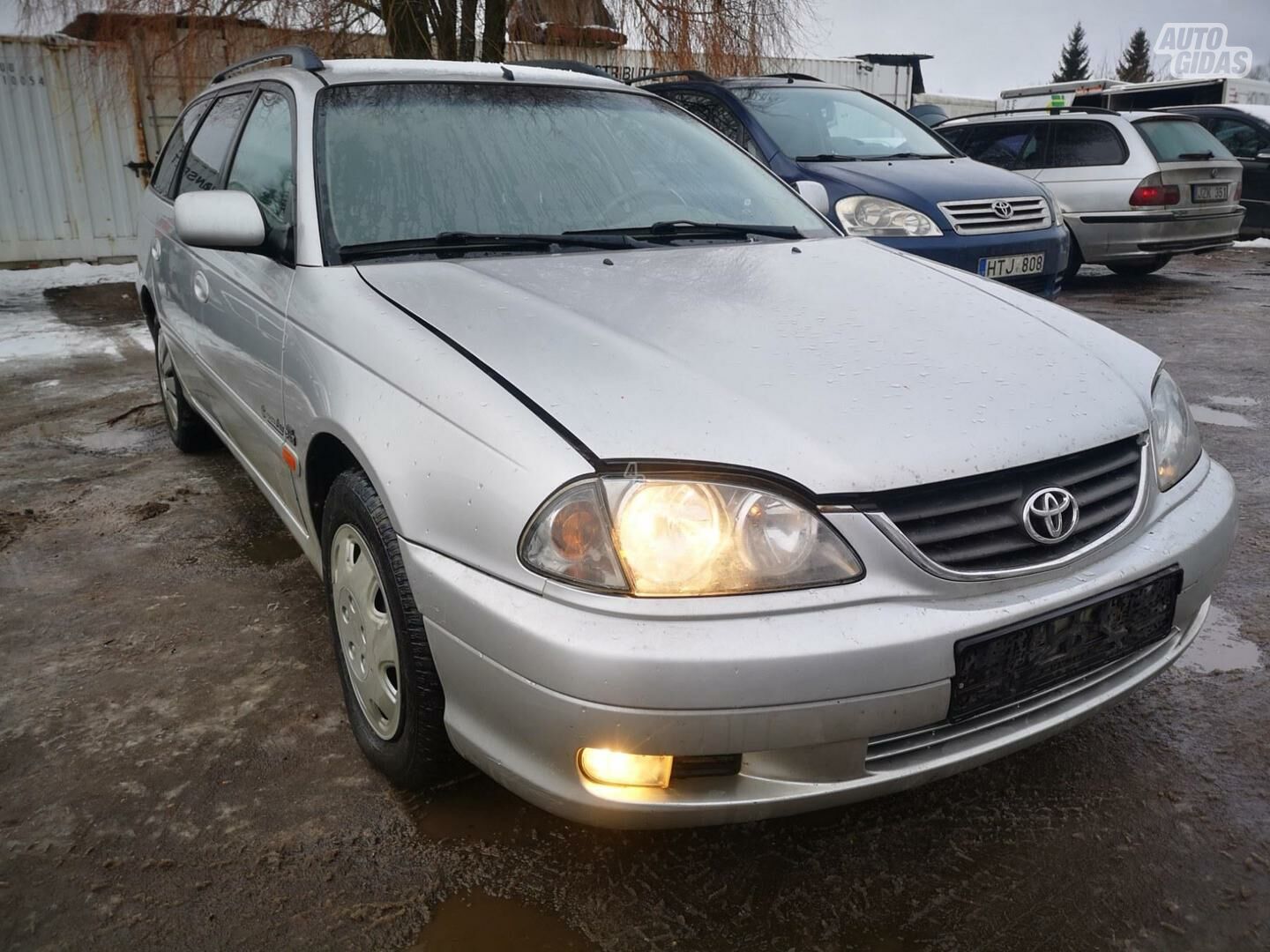Toyota Avensis 2001 y parts