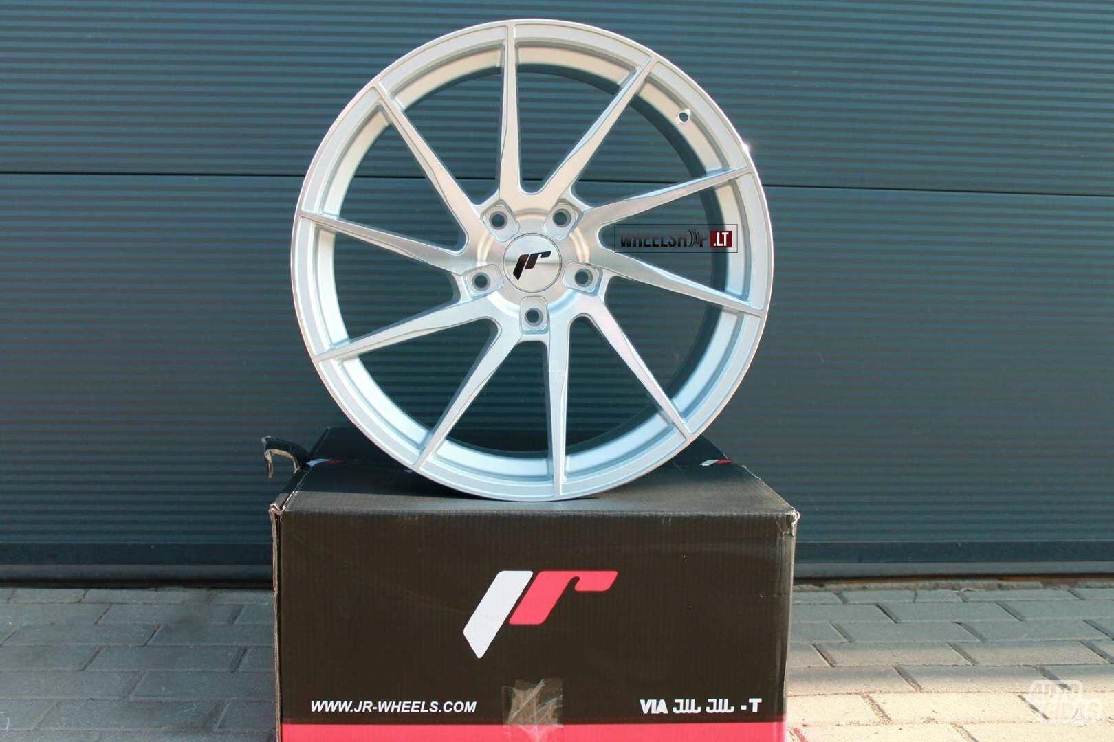 JR36 Silver rims