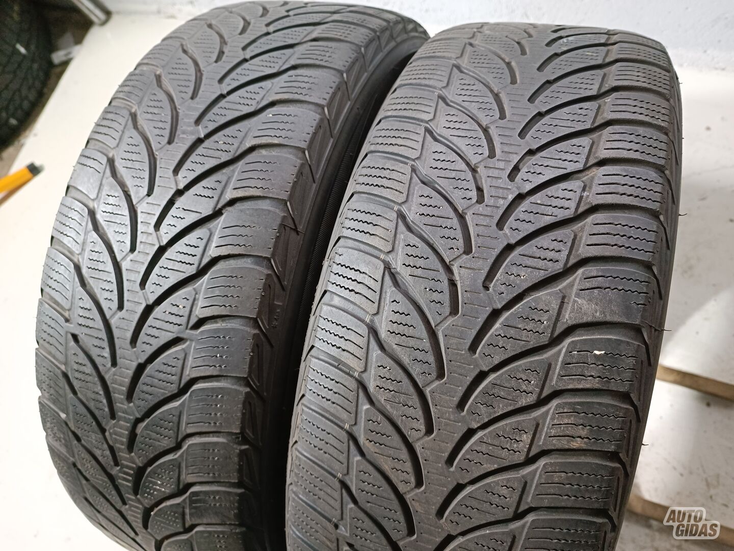 Bridgestone 3-4mm R16 žieminės padangos lengviesiems