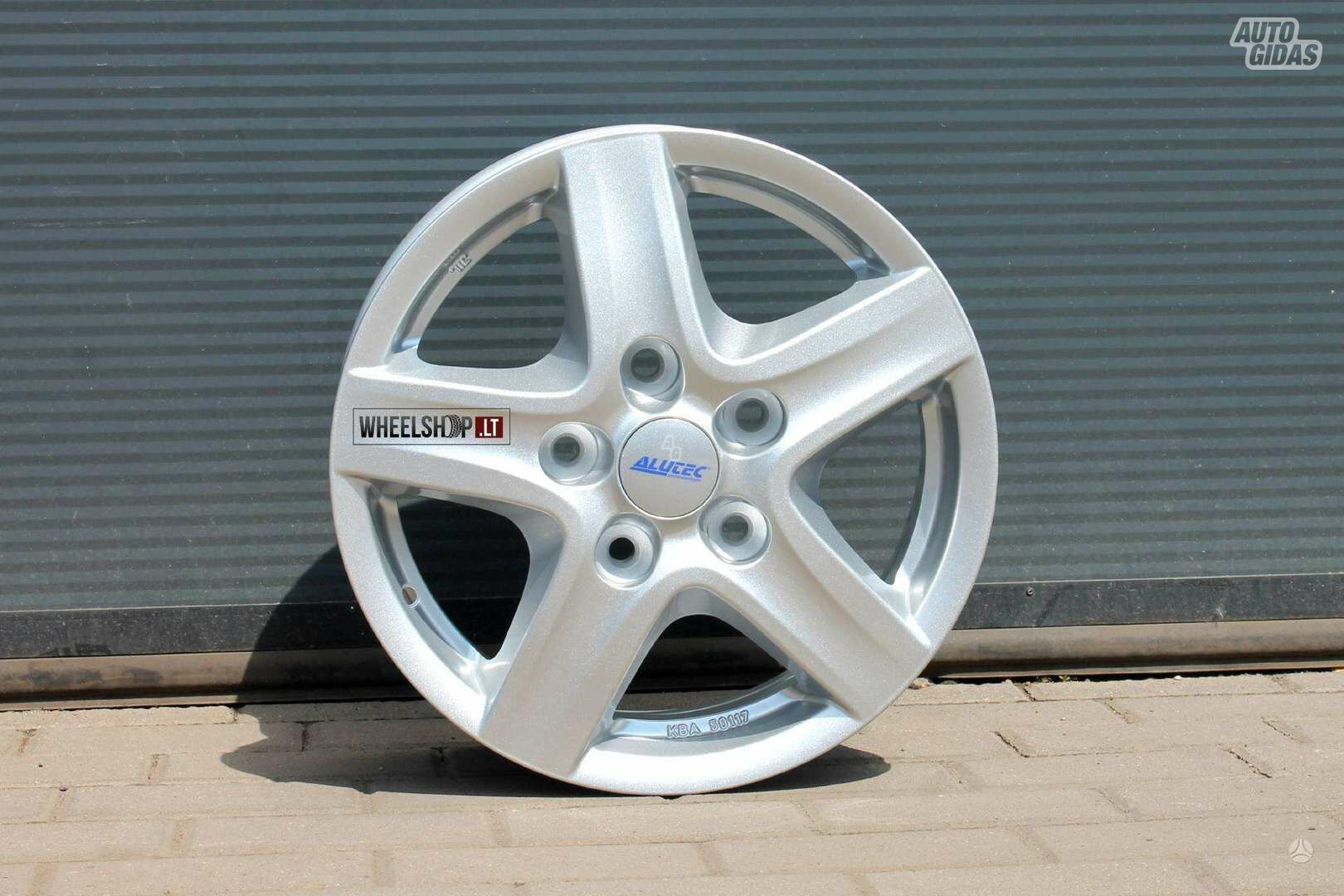 Grip T Silver rims