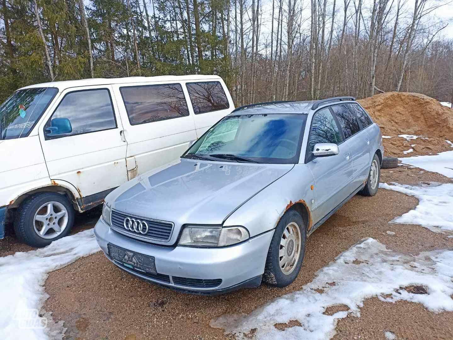 Audi A4 B5 1996 m dalys