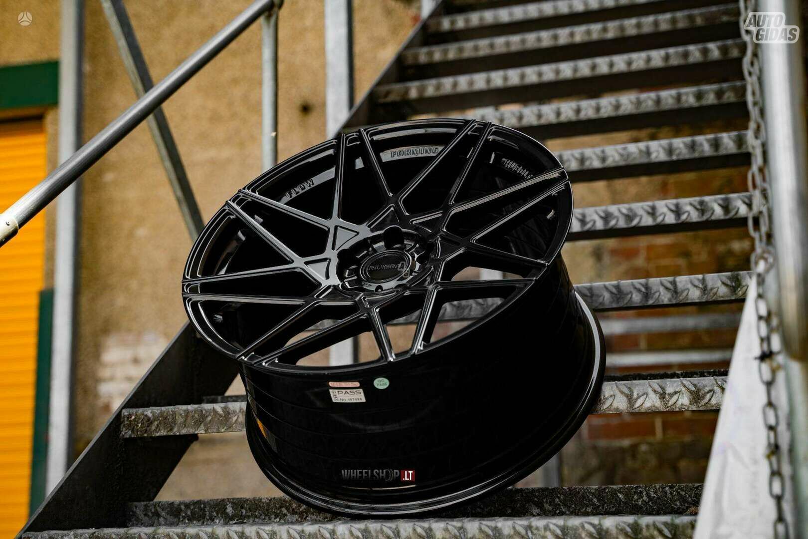 RF2 Gloss Black Flow Formed rims