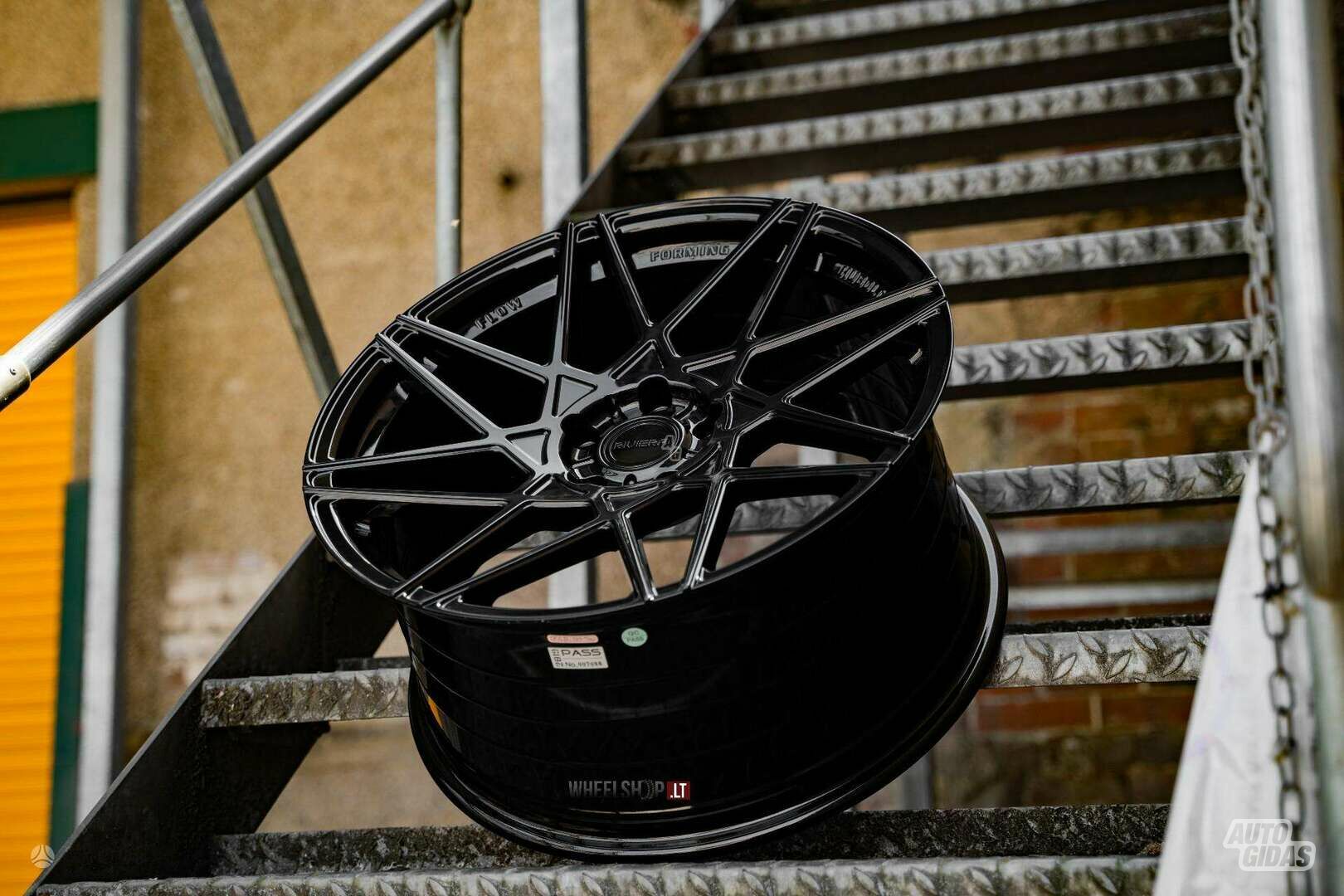 RF2 Gloss Black Flow Formed rims