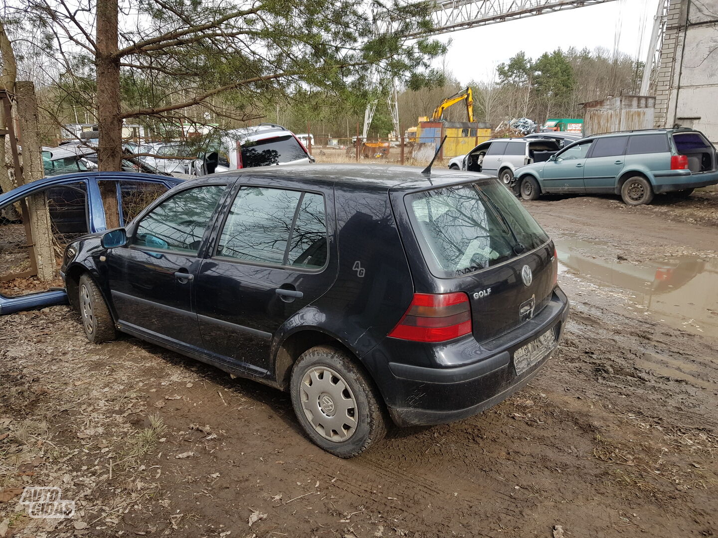 Volkswagen Golf 2000 г запчясти