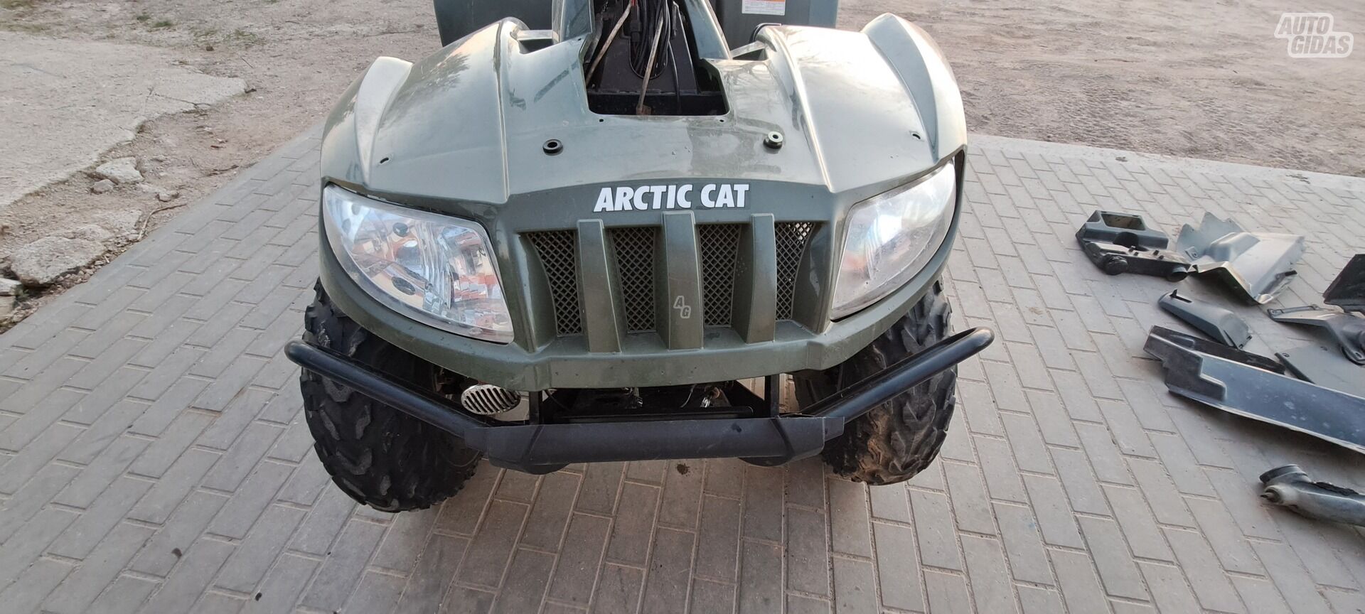 Keturratis Arctic Cat 650 dalys