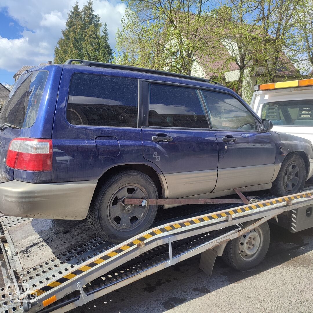 Subaru Forester 2003 y parts