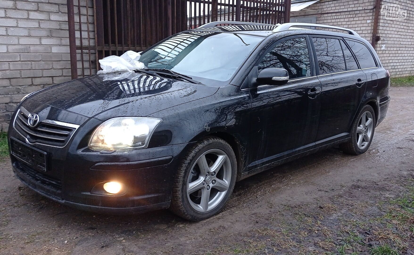 Toyota Avensis 2007 m dalys