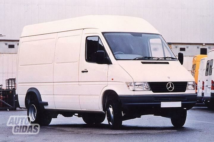Mercedes-Benz Sprinter I 2000 г запчясти