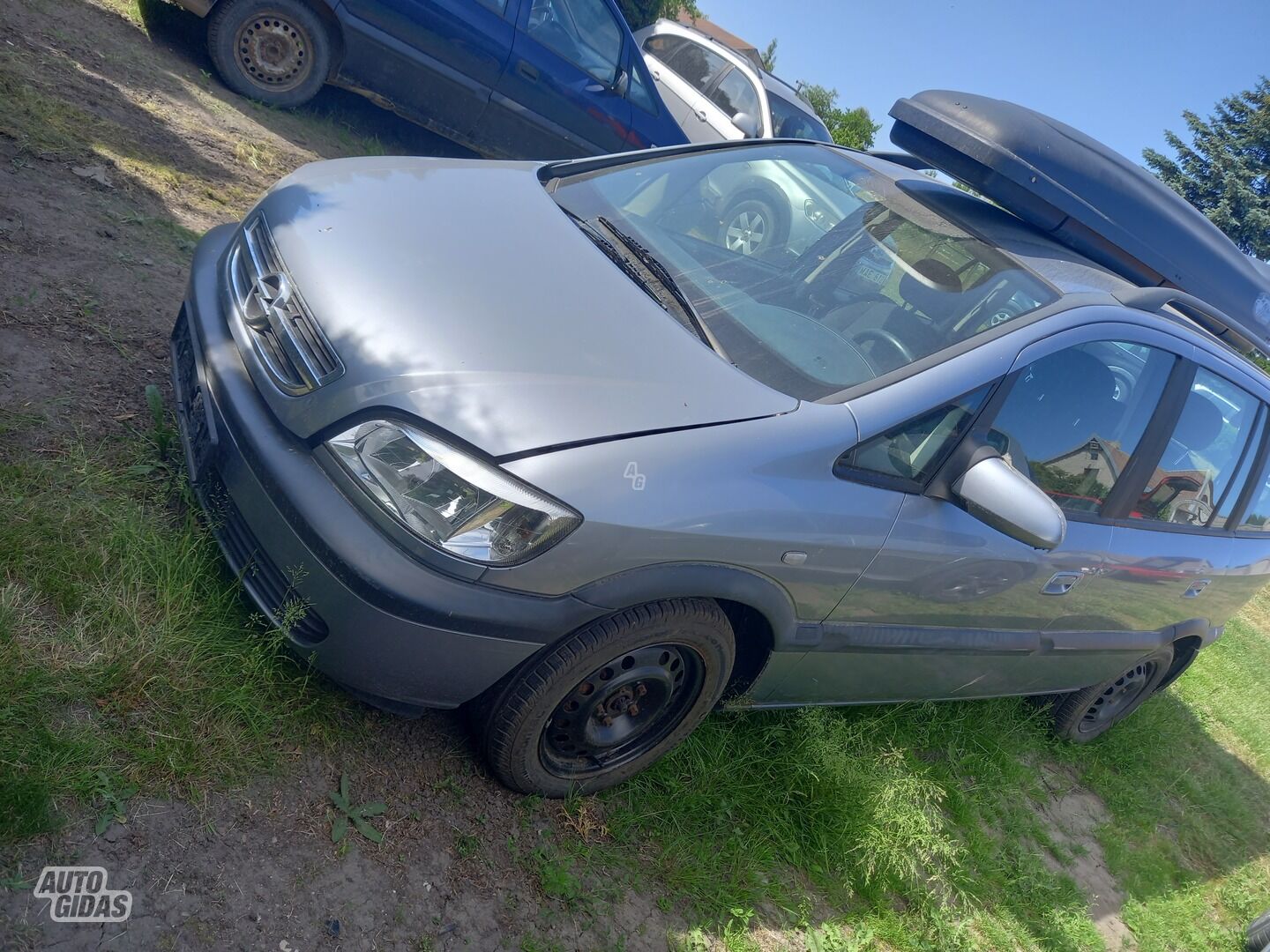 Opel Zafira 2004 m dalys