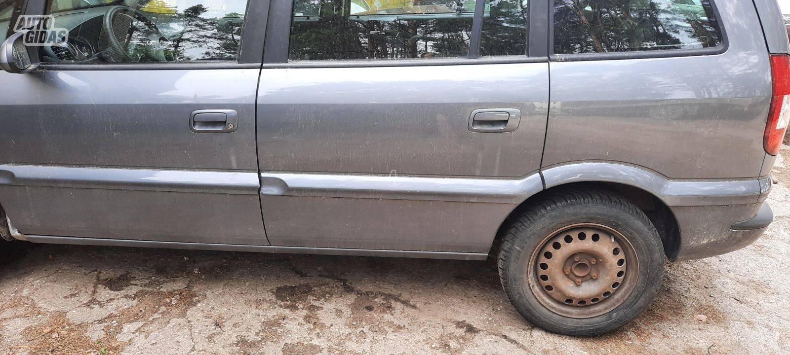 Opel Zafira B 2005 m dalys