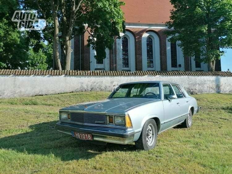 Chevrolet Malibu 1981 y Sedan