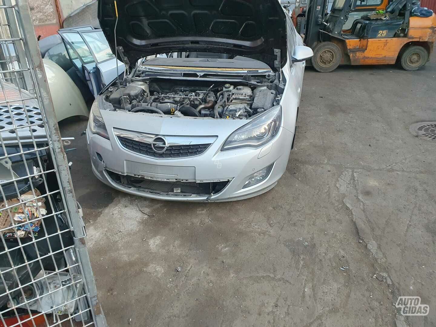 Opel Astra 2012 y parts