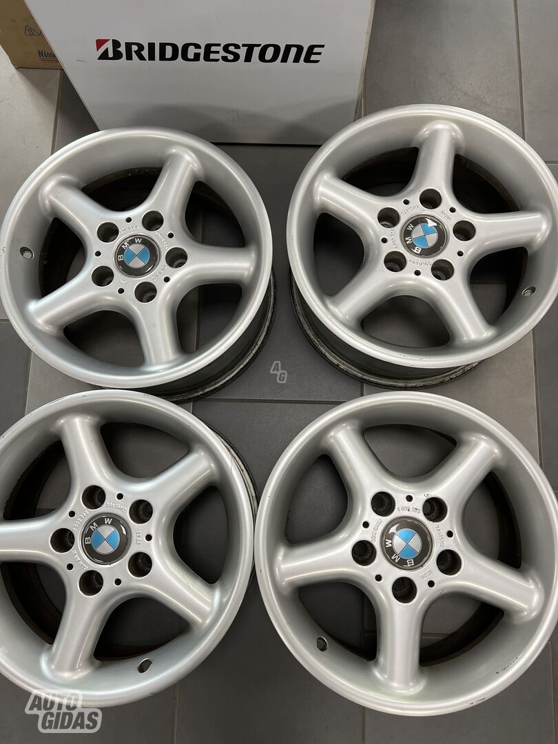 BMW R15 lengvojo lydinio ratlankiai