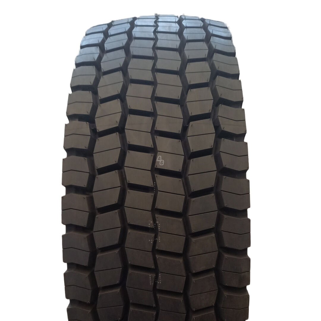 R22.5 universal tyres trucks and buses