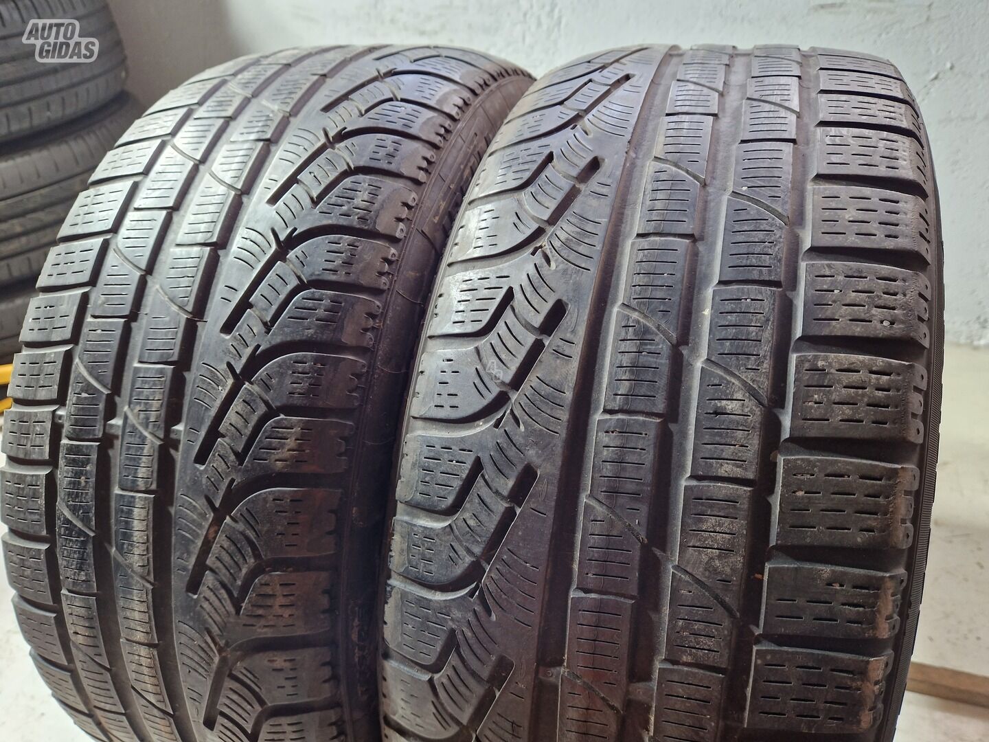 Pirelli 2-3mm R18 universal tyres passanger car