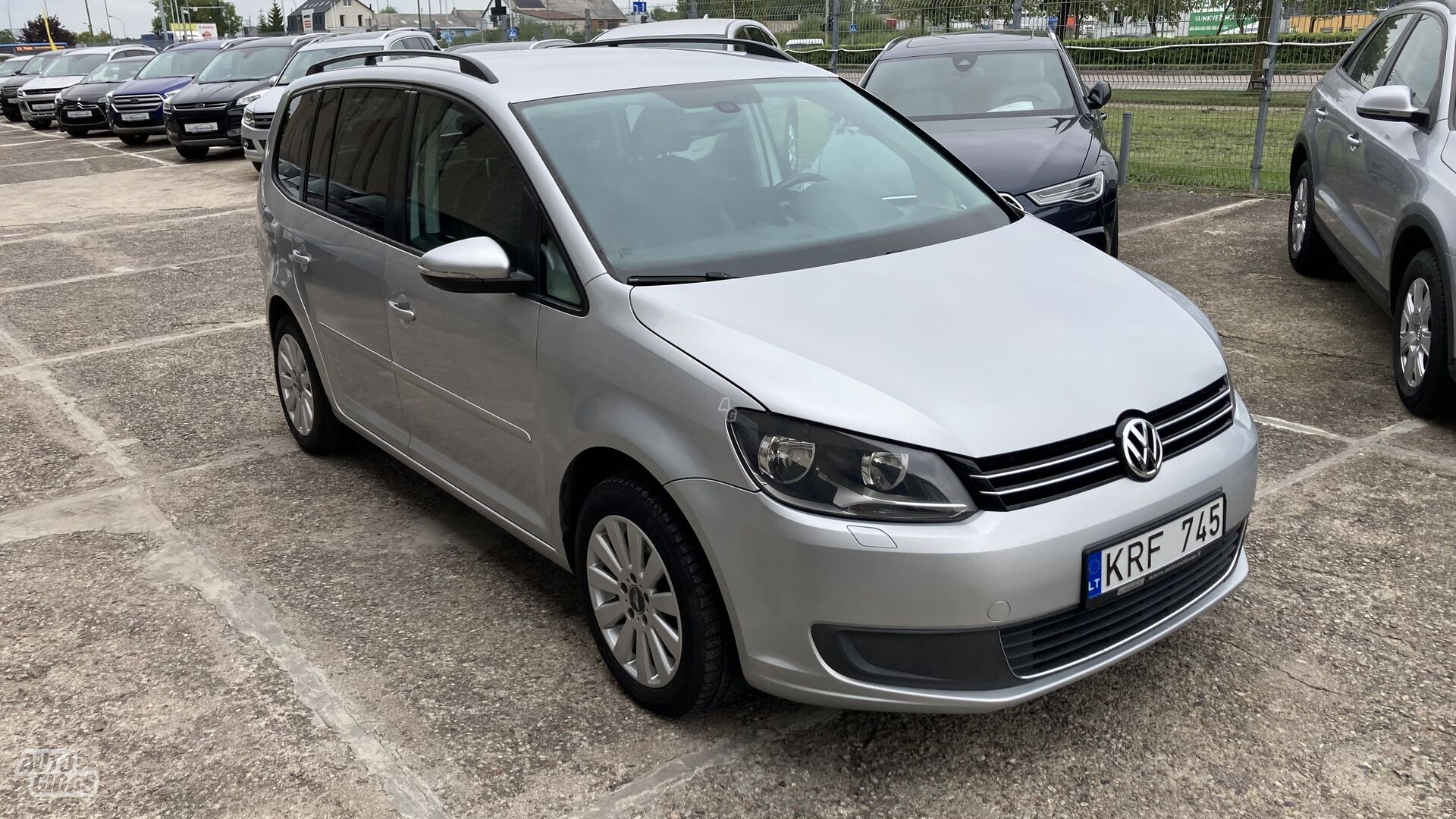 Volkswagen Touran 2010 y Van