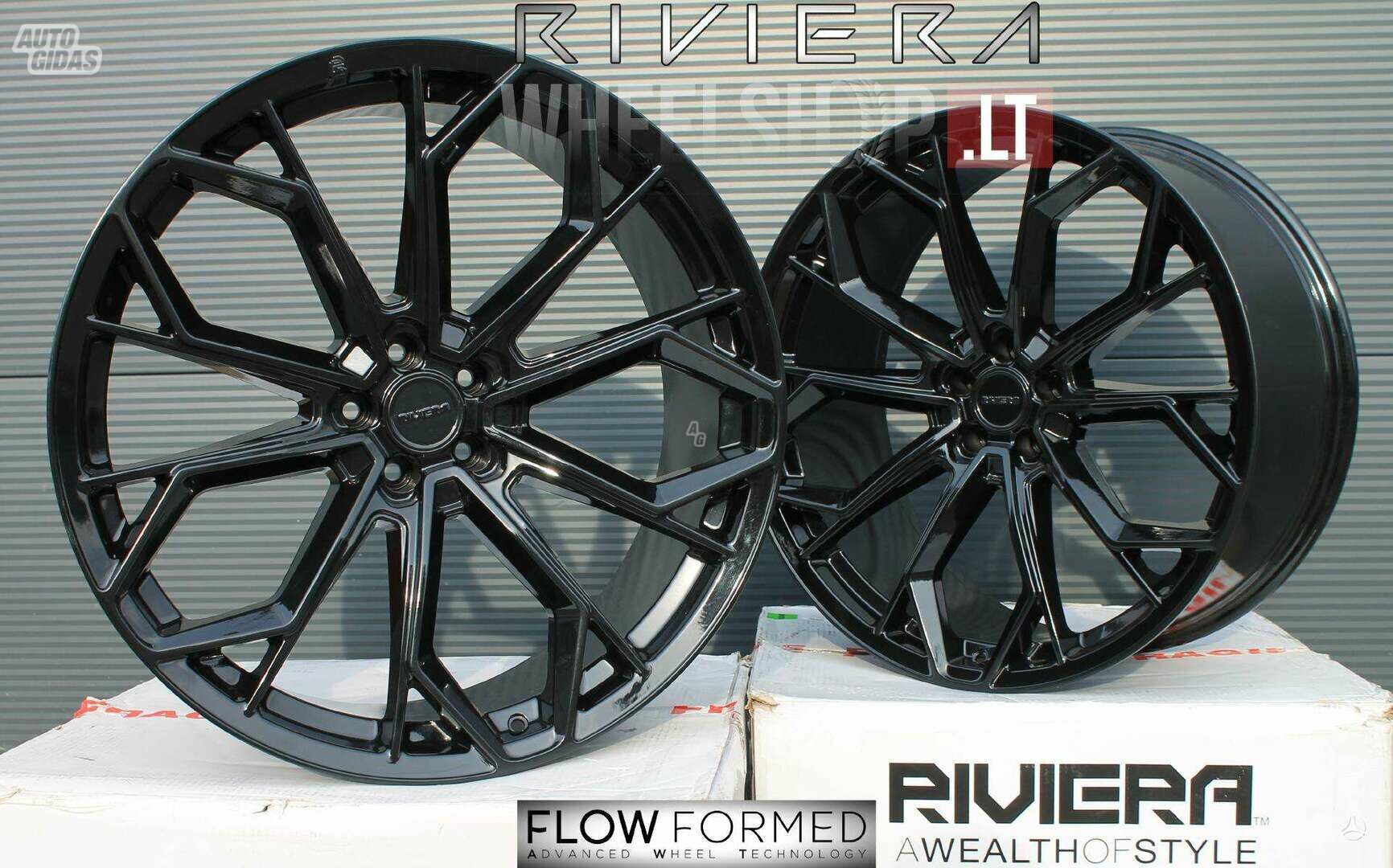 RV133 Gloss Black rims