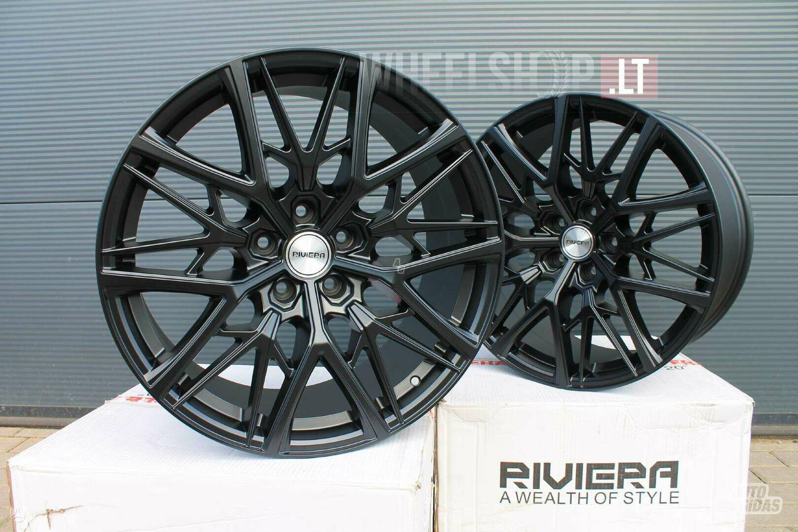 RV196 Satin Black rims