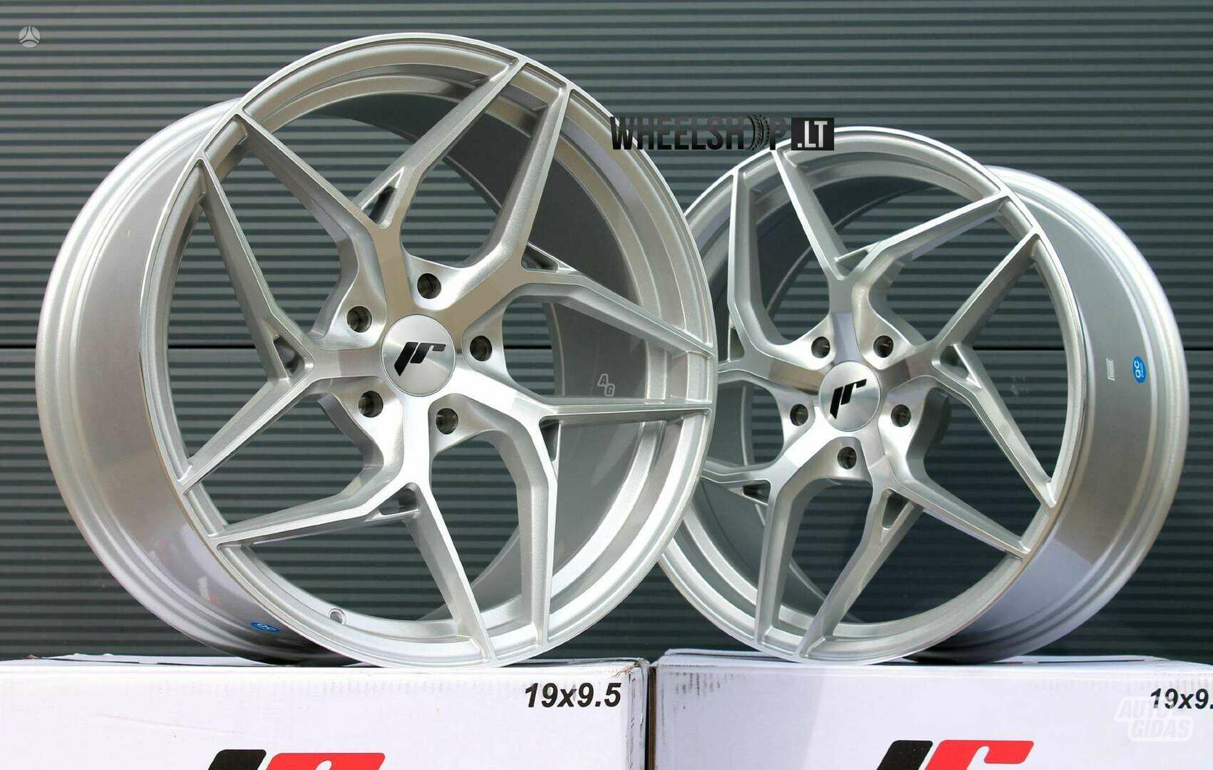 JR35 Silver rims