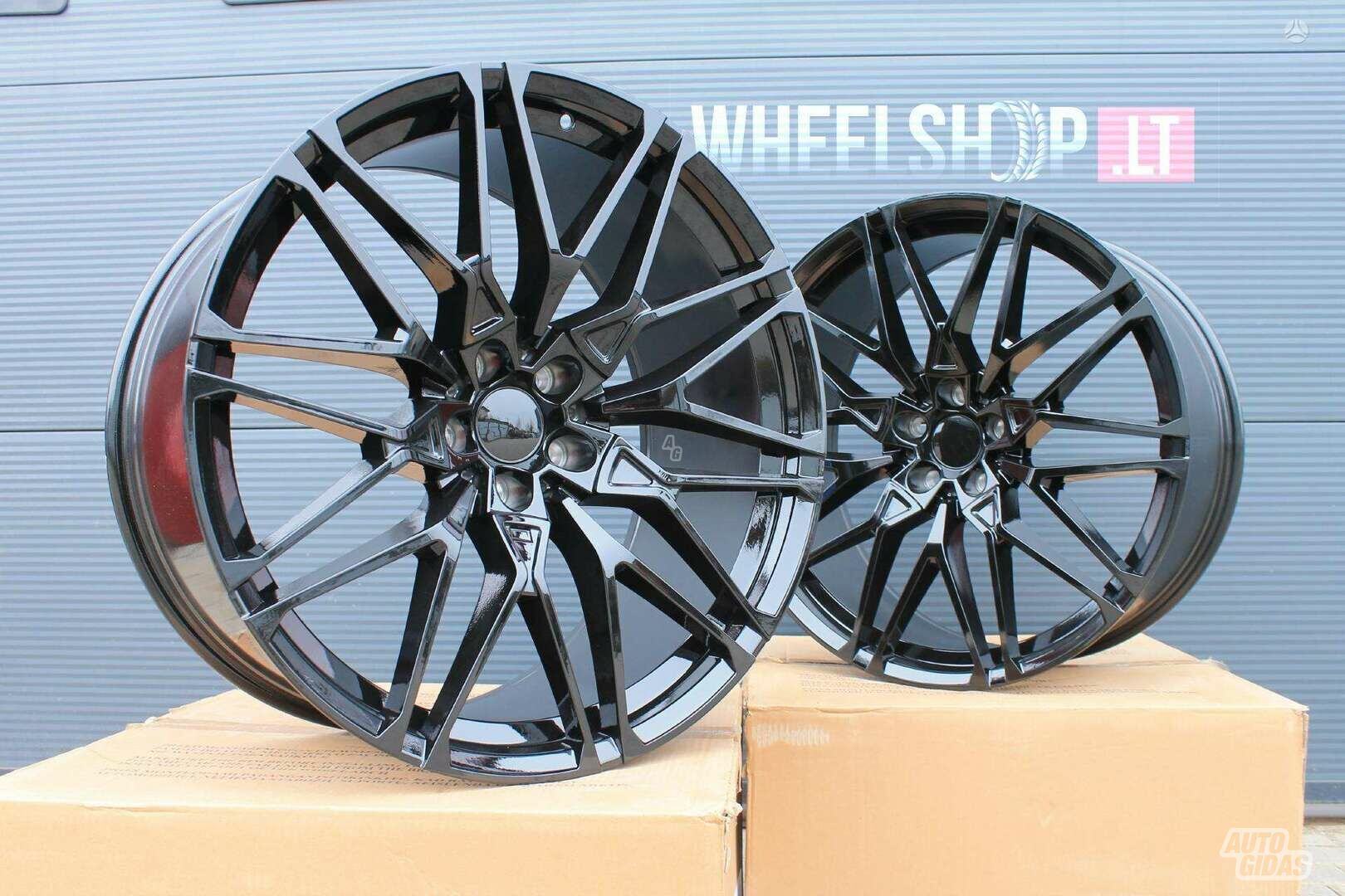 X6M Competition Gloss Black rims