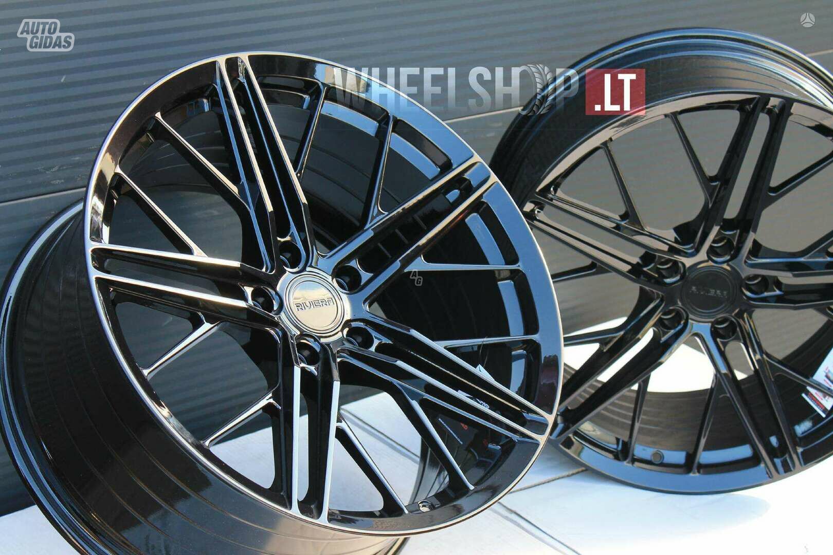 RF4 Gloss Black Flow Formed rims