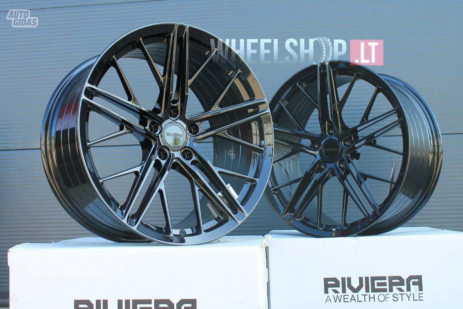 RF4 Gloss Black Flow Formed rims