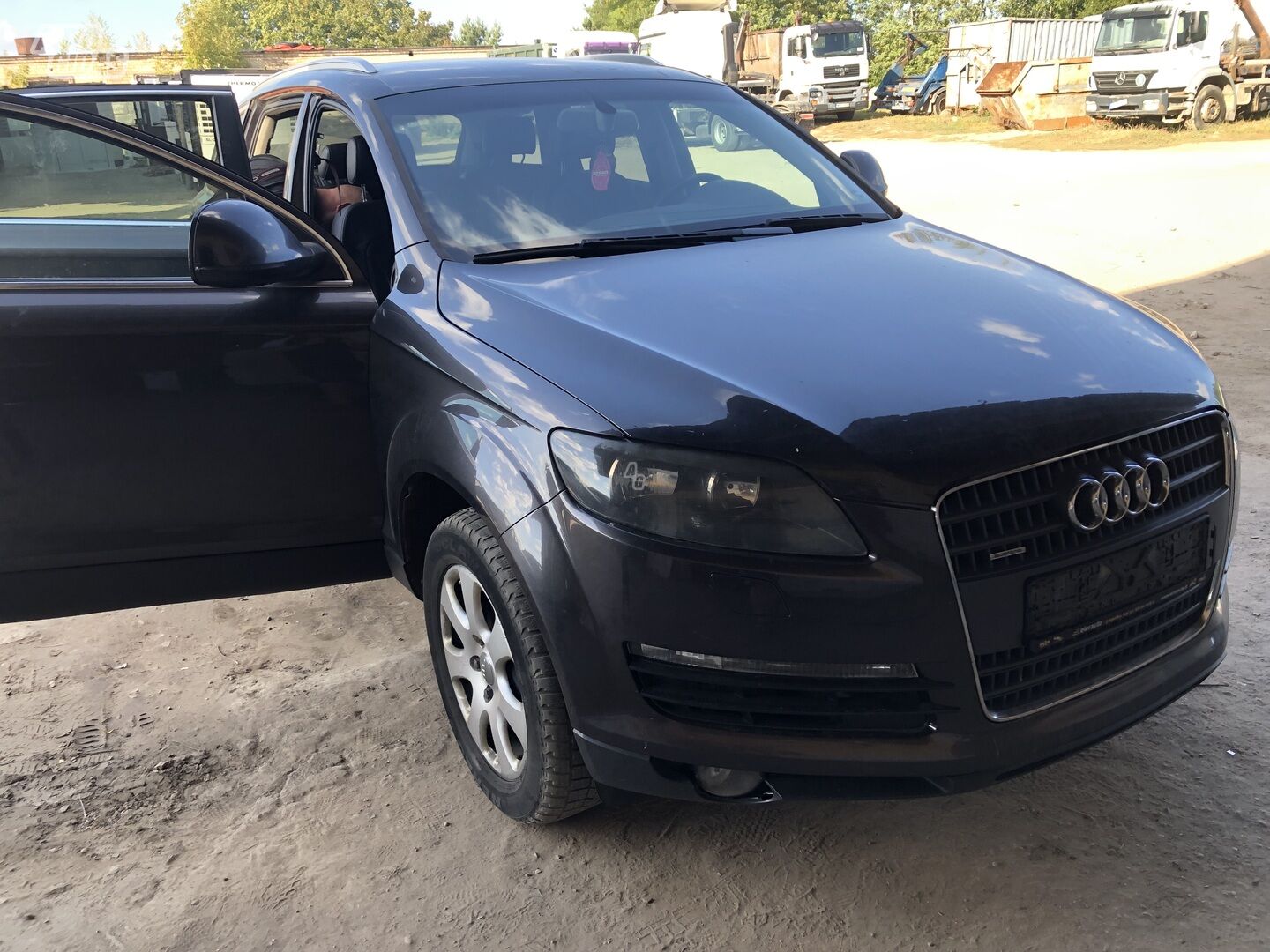 Audi Q7 2009 y parts