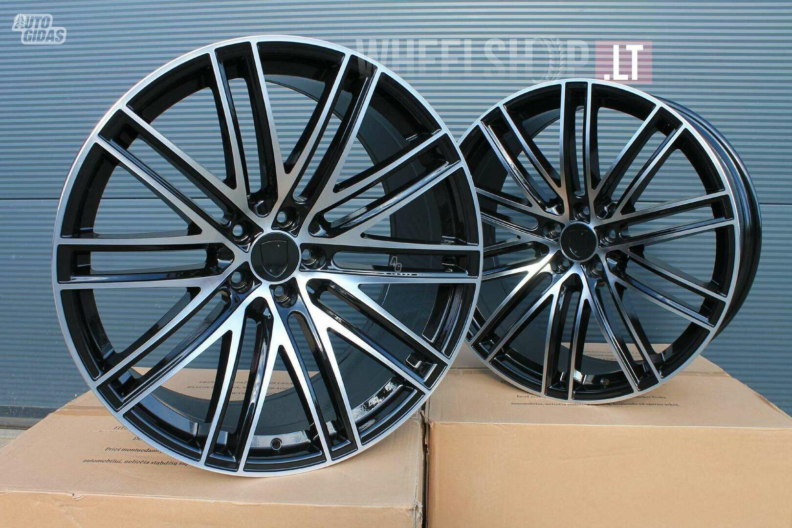 Macan Multispoke Black Polishe rims