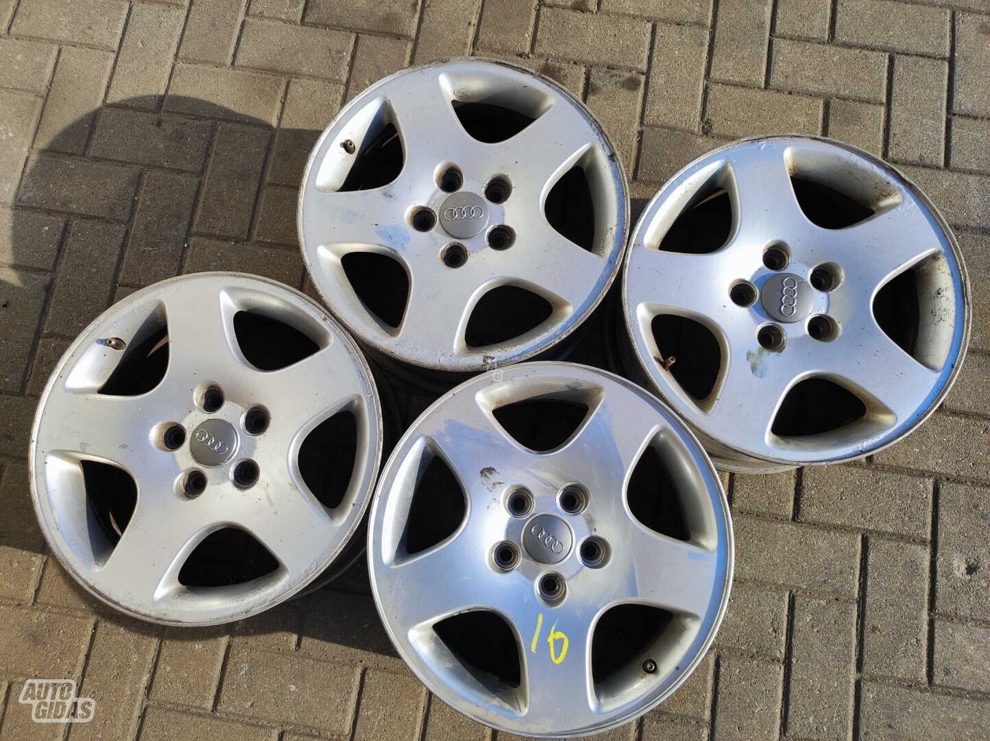 Volkswagen Audi A6 light alloy R16 rims