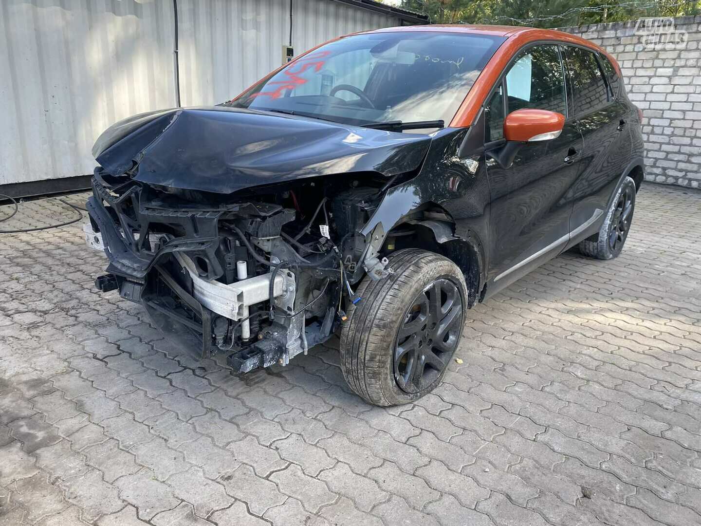 Renault Captur 2017 г запчясти