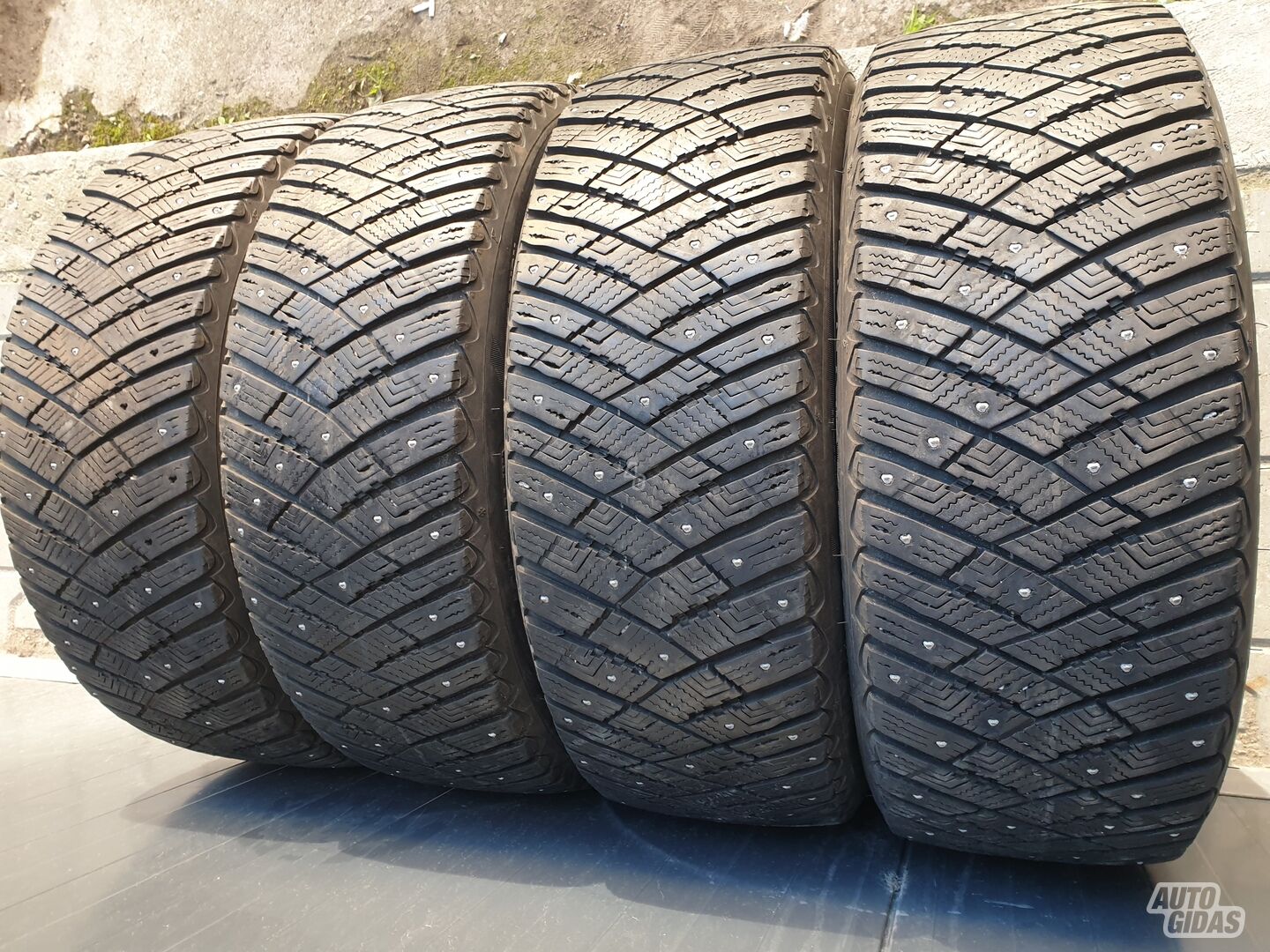 Goodyear 8mm R18 зимние шины для автомобилей