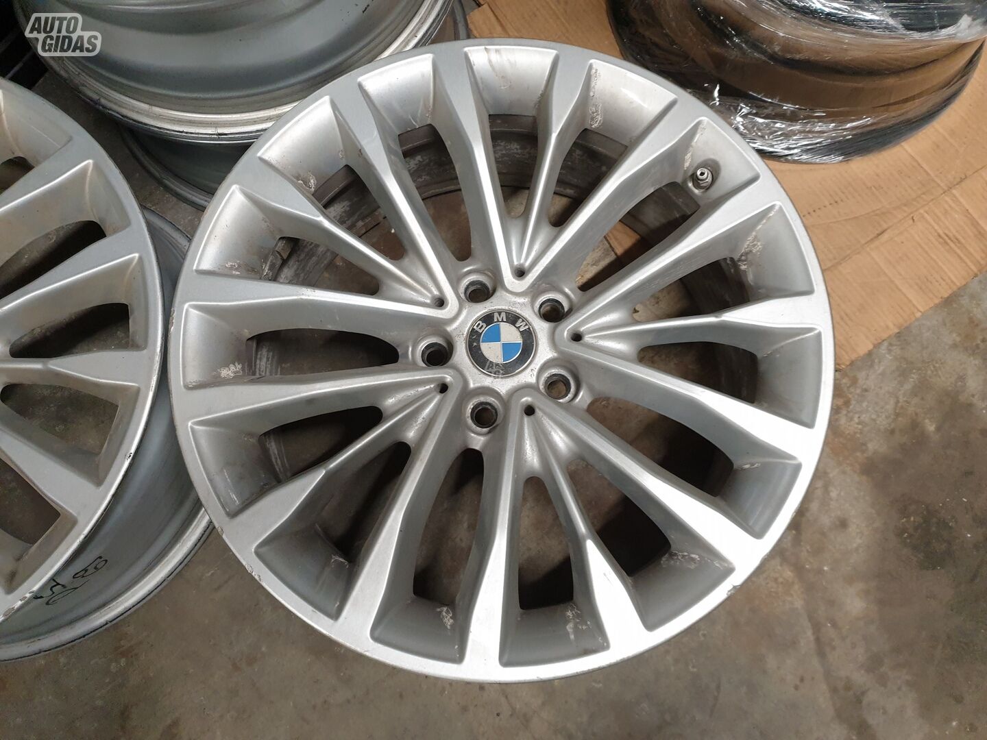 BMW R18 light alloy rims