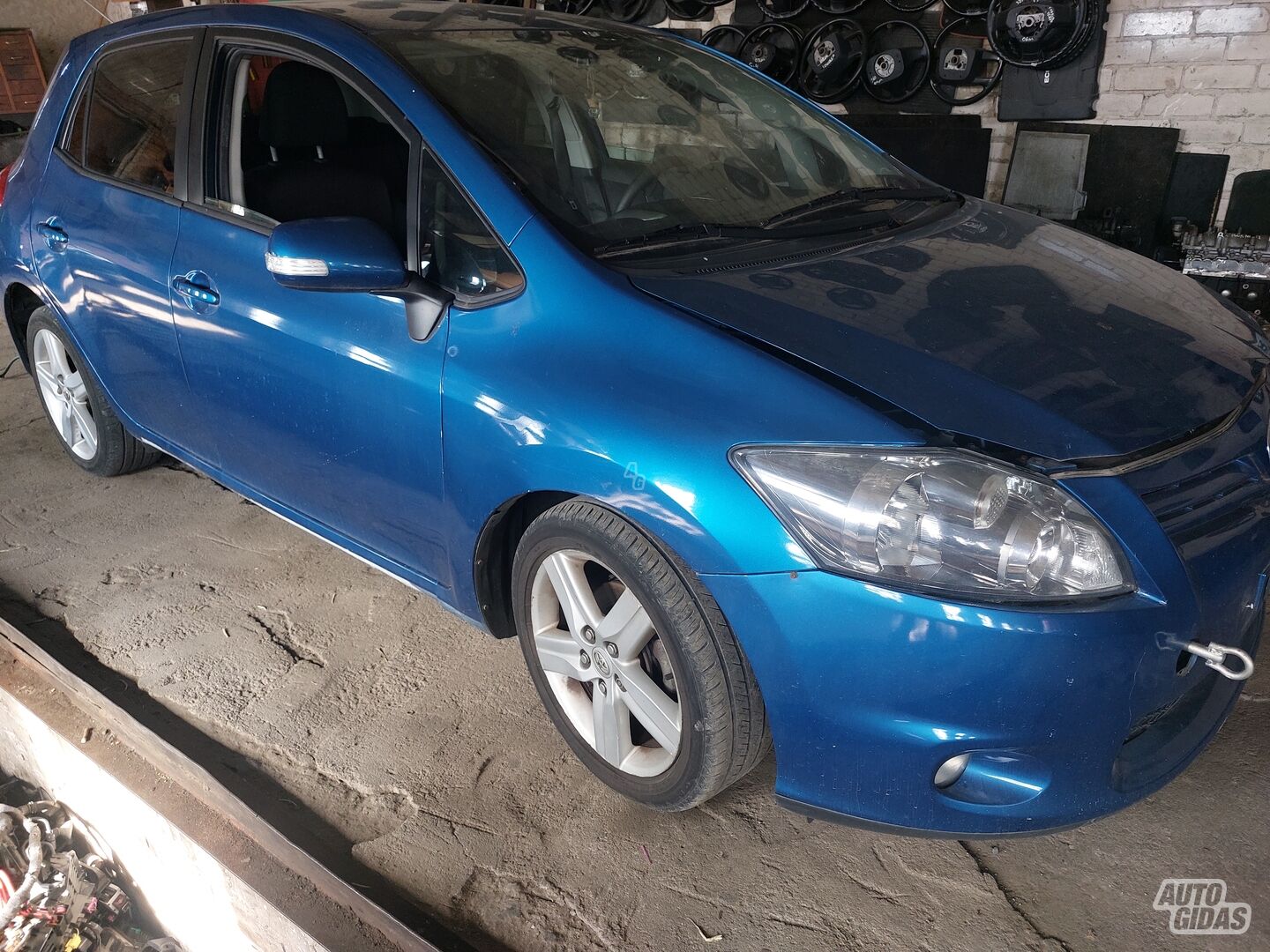 Toyota Auris 2011 г запчясти