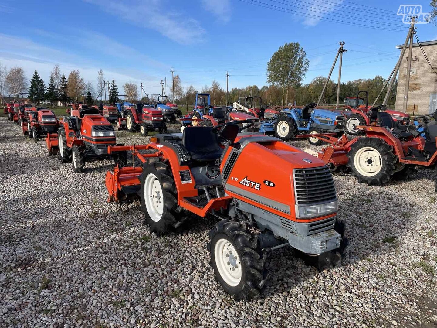 Mitsubishi ĮVAIRIŲ MODELIŲ 2010 y Tractor