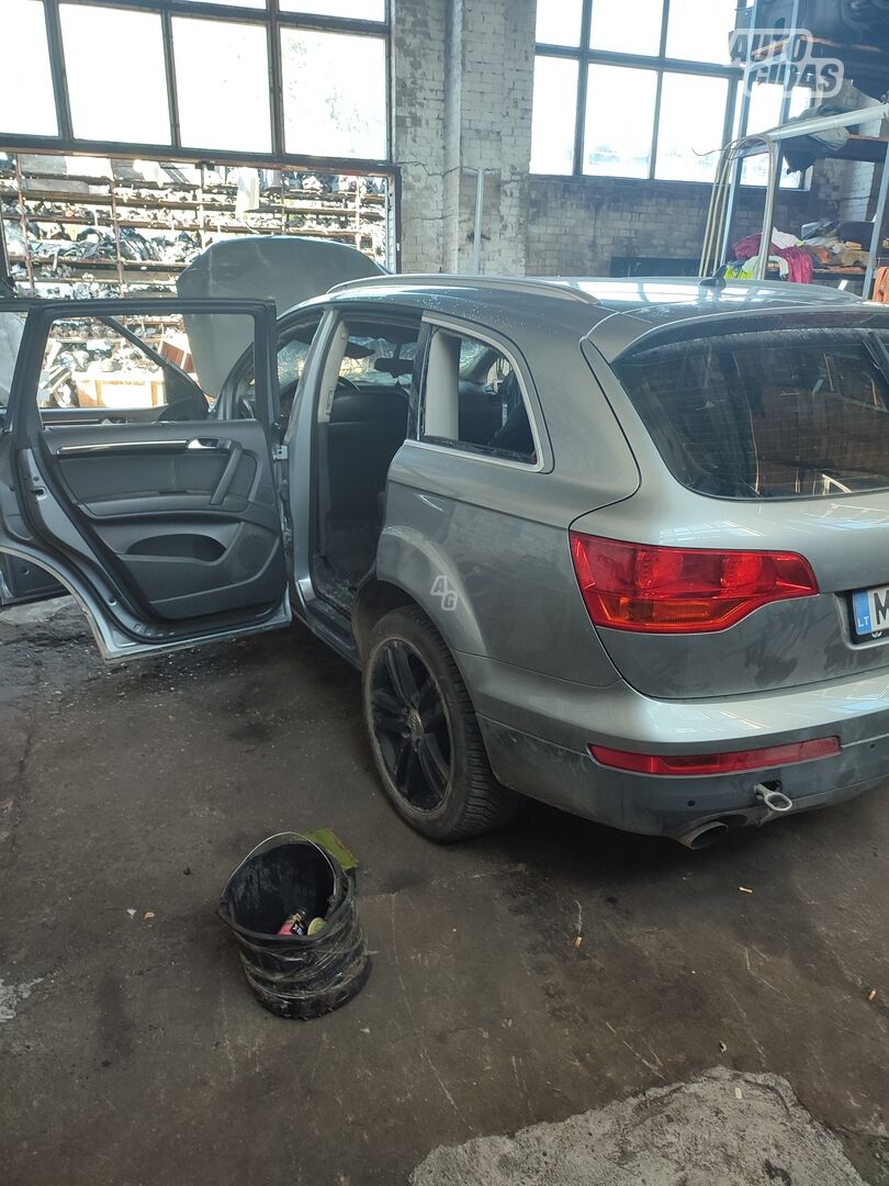 Audi Q7 2006 y parts