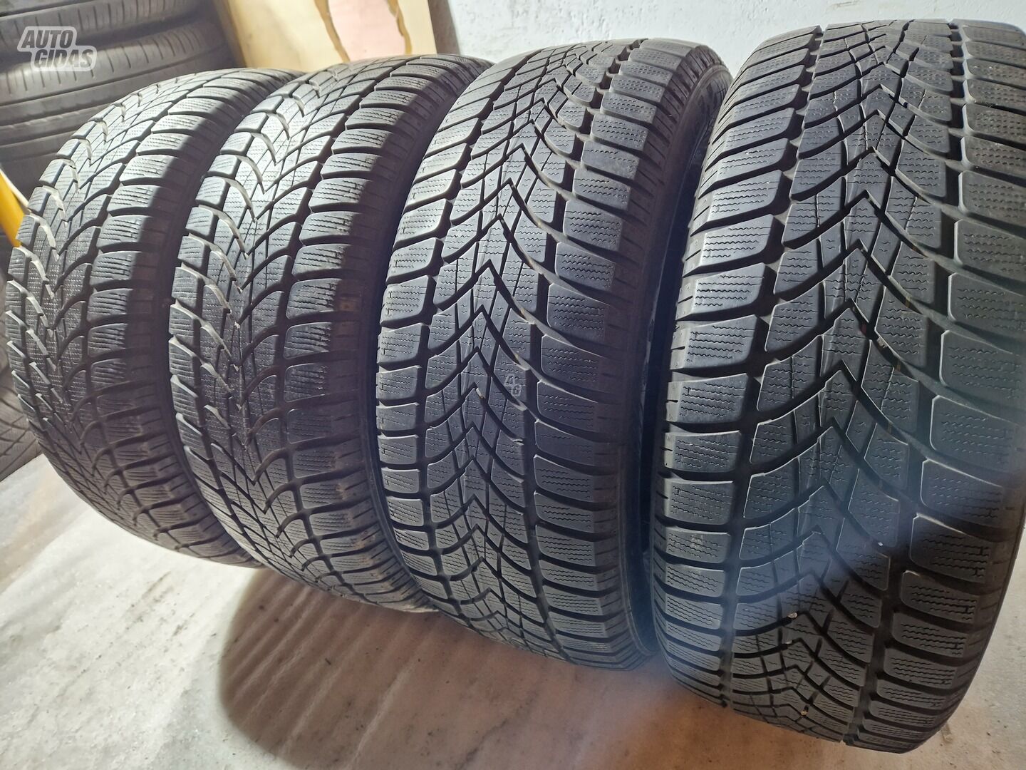 Dunlop 5-6mm R16 зимние шины для автомобилей