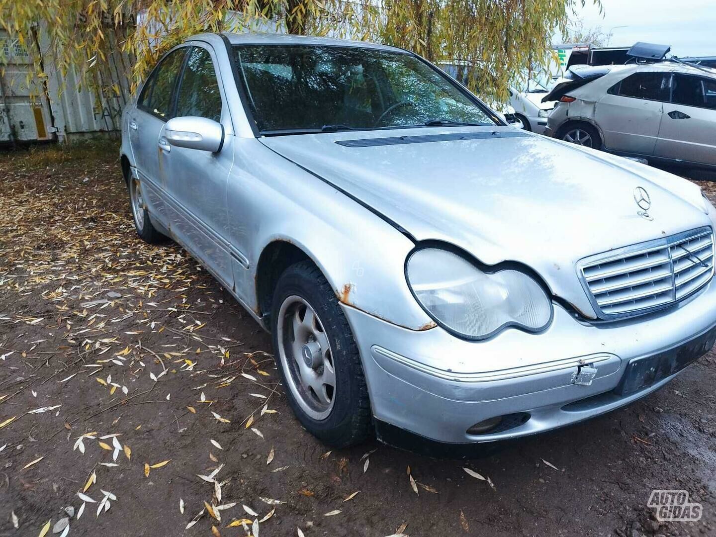 Mercedes-Benz C Klasė 2000 m dalys