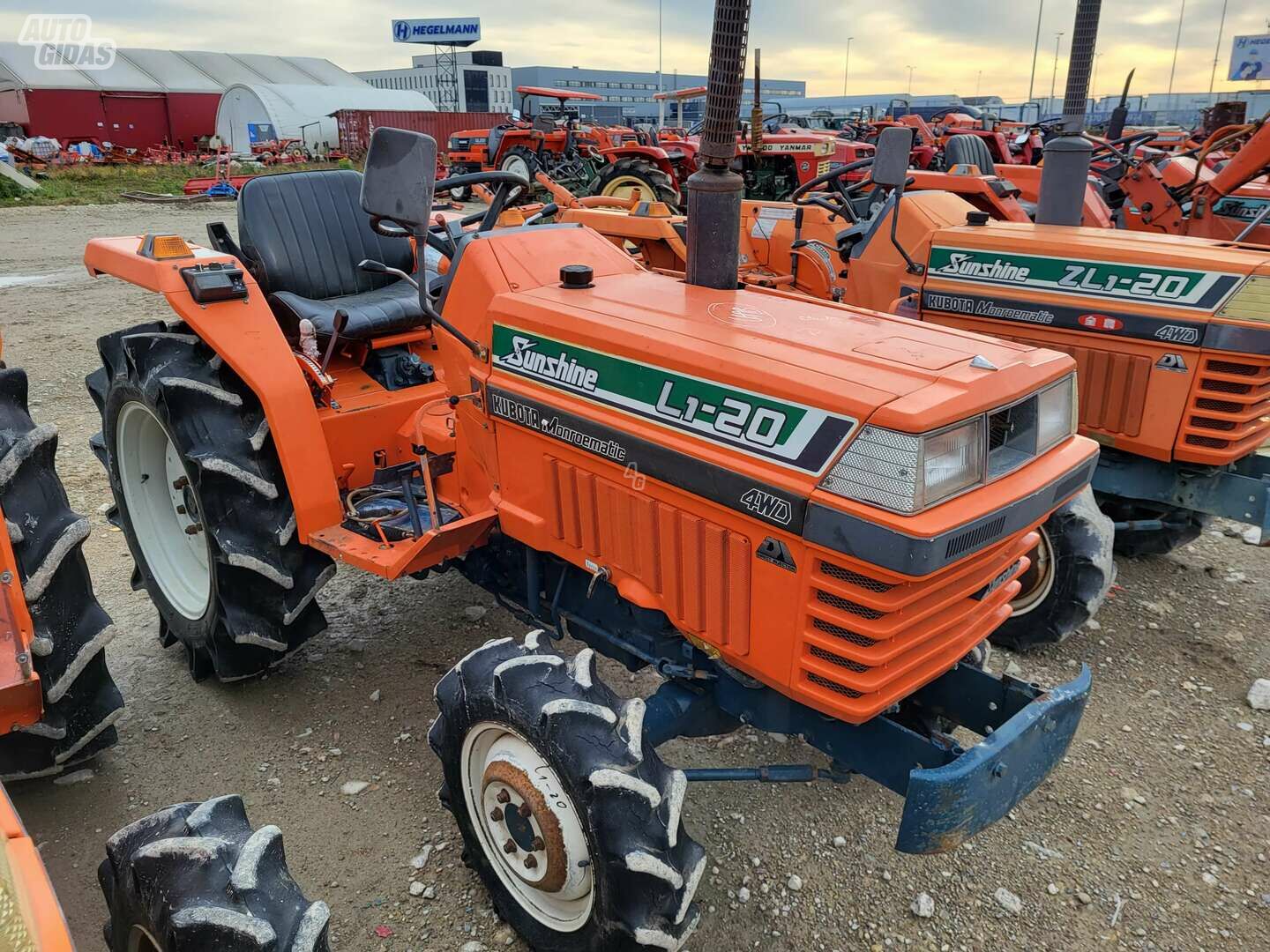 Yanmar VISI MODELIAI 2016 y Tractor