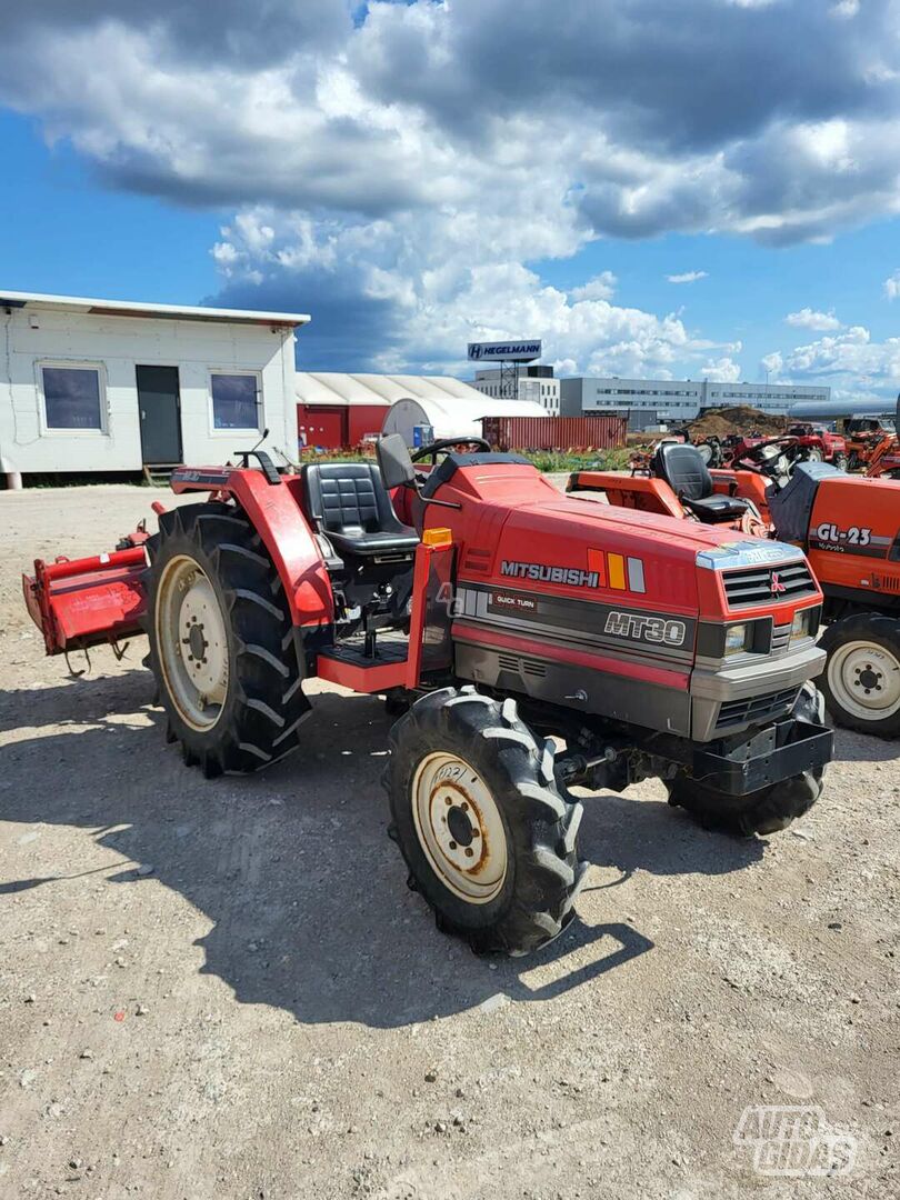 Yanmar VISI MODELIAI 2016 y Tractor